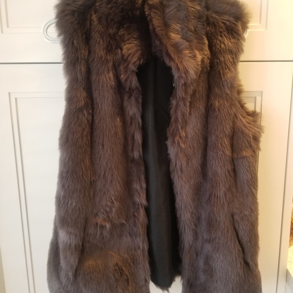 Women ONLY Faux Fur Vest - Picture 3 of 3